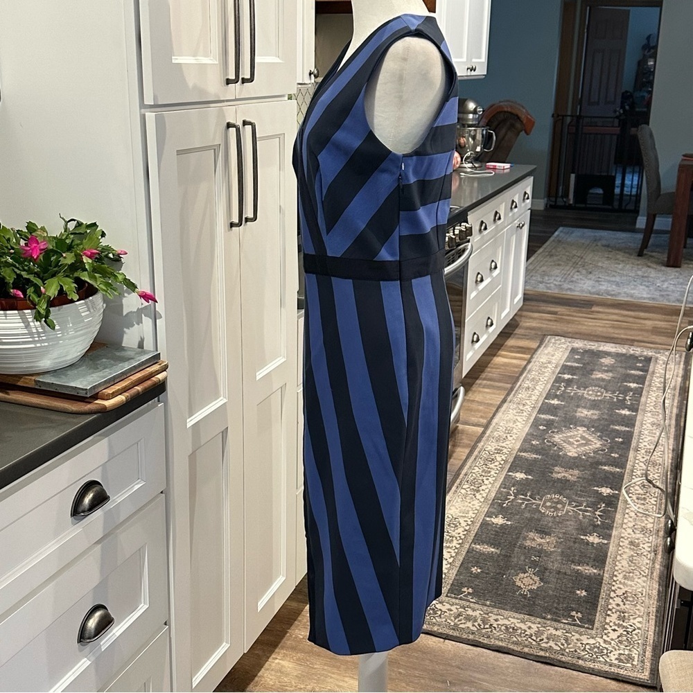 G.I.L.I. Women Milano Ponte Blue Stripe Bodycon Dress Size 8 Sleeveless Cocktail - Picture 3 of 15